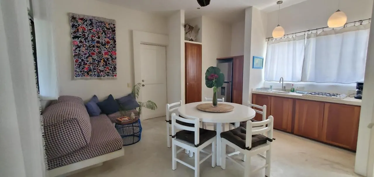 Layla Guesthouse Puerto Morelos Mexico